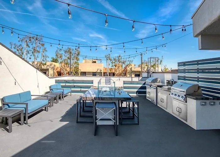 West Hollywood Penthouse With Pool!